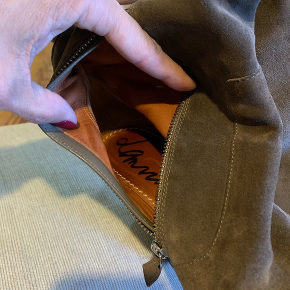 Lanvin suede knee boot - wardrobe workhorse. - Picture 3 of 6